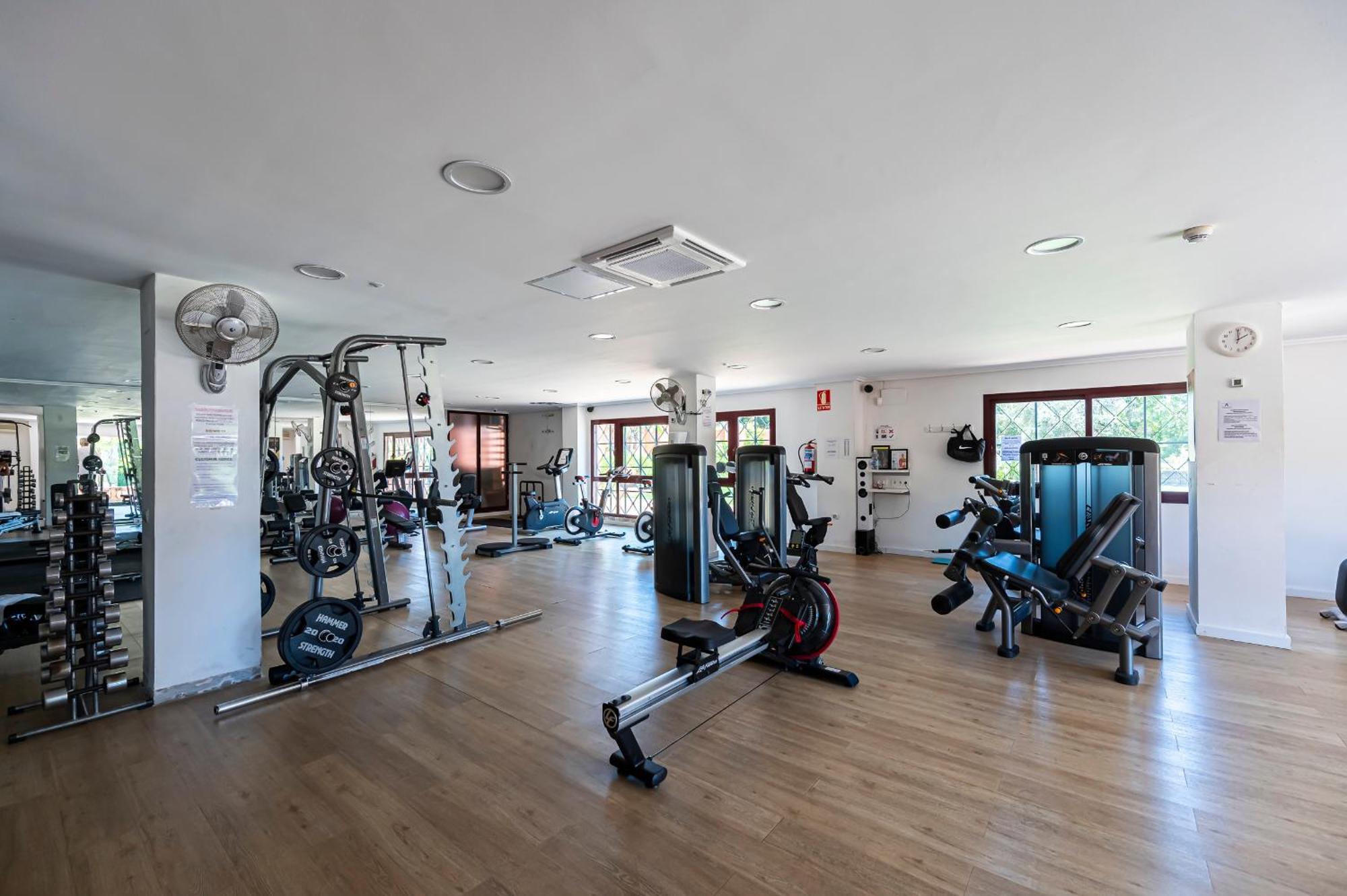 Mirador Marbella Pool Golf Gym Sauna โอเฮน ภายนอก รูปภาพ